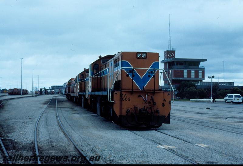 T00990
MA class 1862, orange livery, Yardmasters Office, Forrestfield Yard, front view of loco
