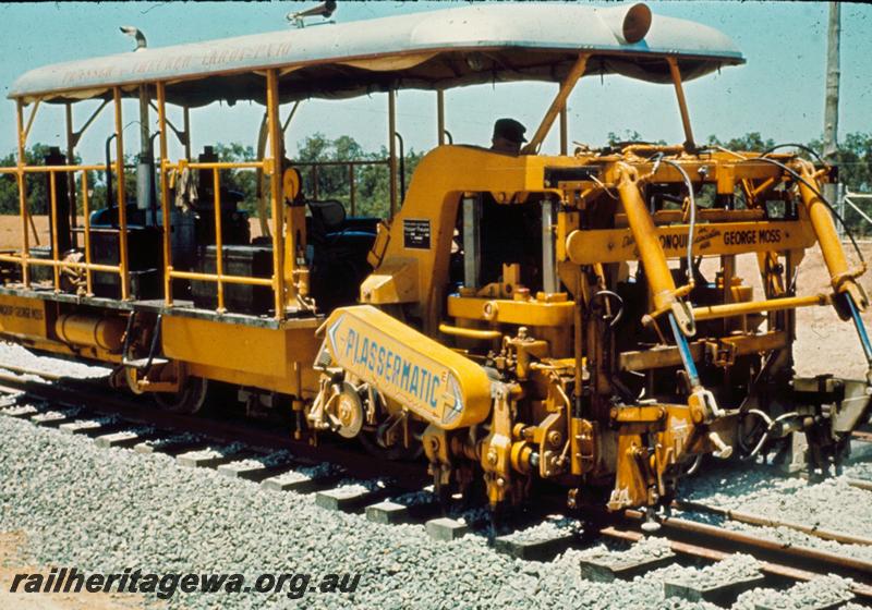 T00998
Plasser Track Tamping vehicle
