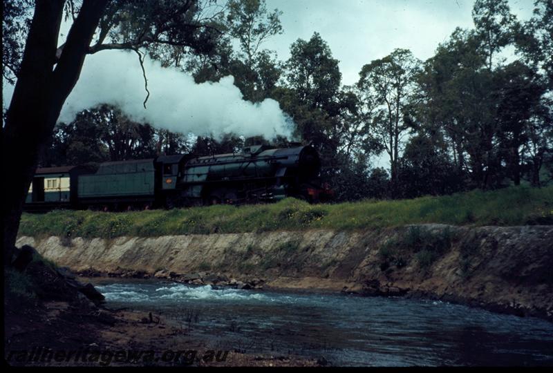 T01013
V class 1204, tour train
