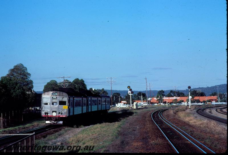 T01035
ADK class 683 & ADB class railcar set, departing West Midland
