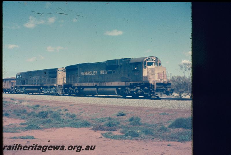 T01049
Hamersley Iron locos 3010 & 2003, between Tom Price & Dampier
