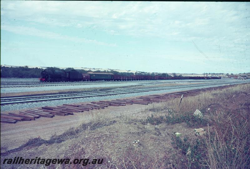 T01060
V class 1216, ALT class 5, West Northam, on a test train.
