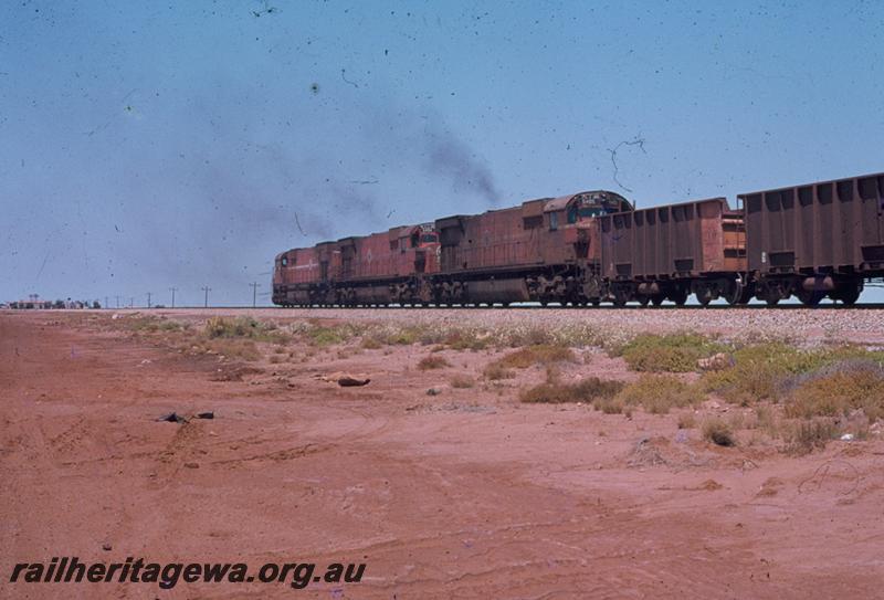 T01062
Mount Newman Mining locos, iron ore train
