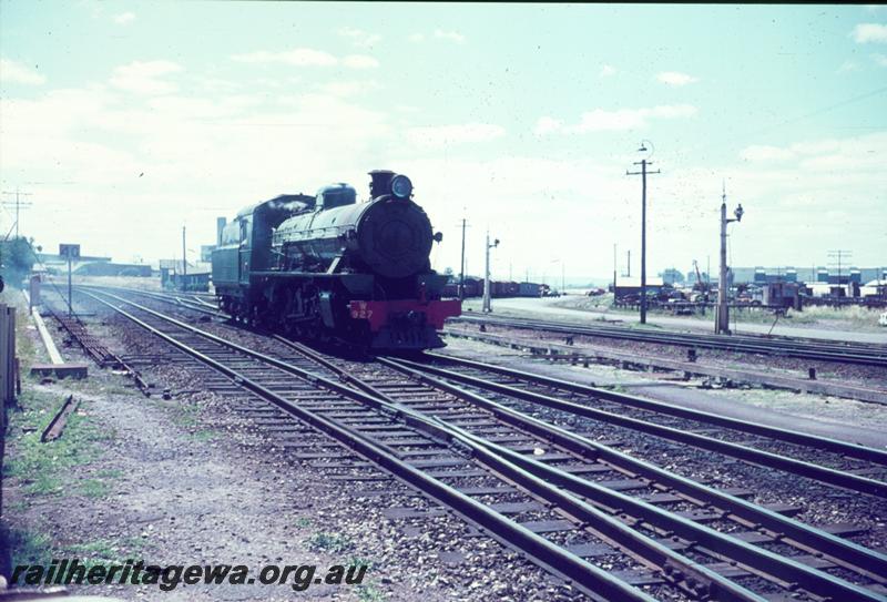 T01075
W class 927, East Perth, light engine
