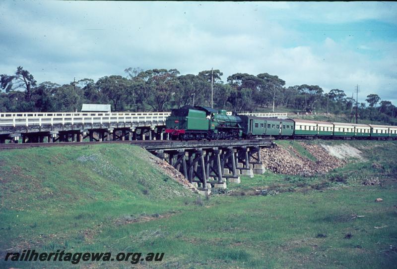 T01081
W class, trestle bridge, trestle road bridge, Clackline, CM line, tour train
