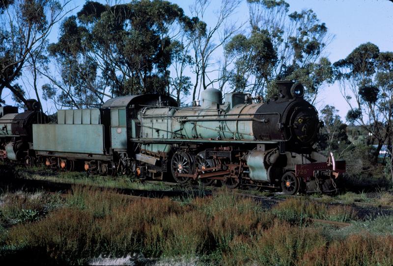 T01093
PMR class 725, side and front view, stowed at Collie
