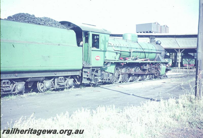T01102
W class 908, roundhouse, loco depot, Bunbury
