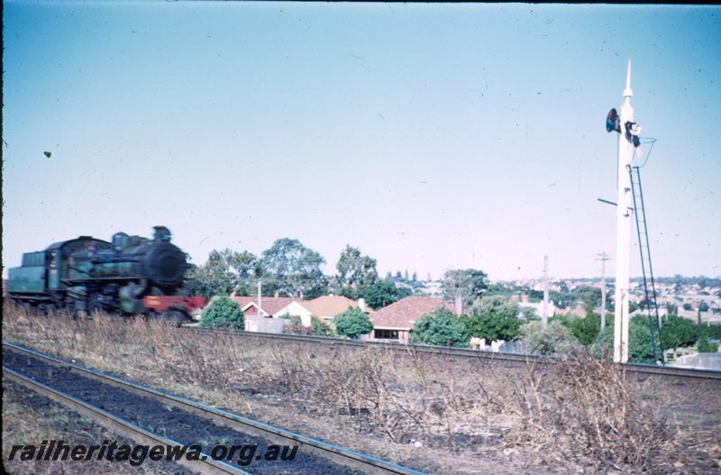 T01104
PMR class, side and front view, signal, Mt Lawley. (loco out of focus)

