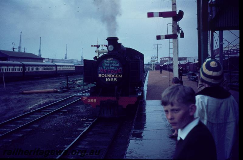 T01164
DM class 589, Fremantle Station, ARHS tour train
