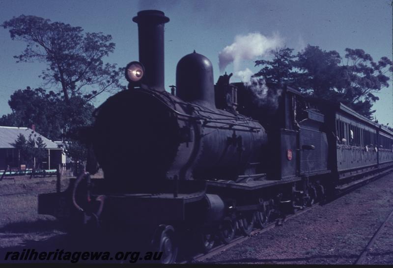 T01187
G class 123, Boyanup, arriving with tour train
