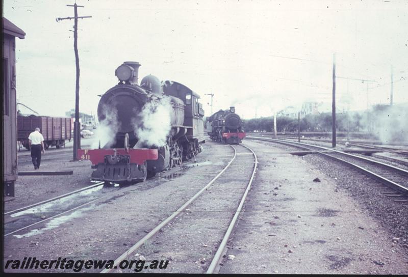 T01209
F class 411, PMR class 732, East Perth yard, front and side view
