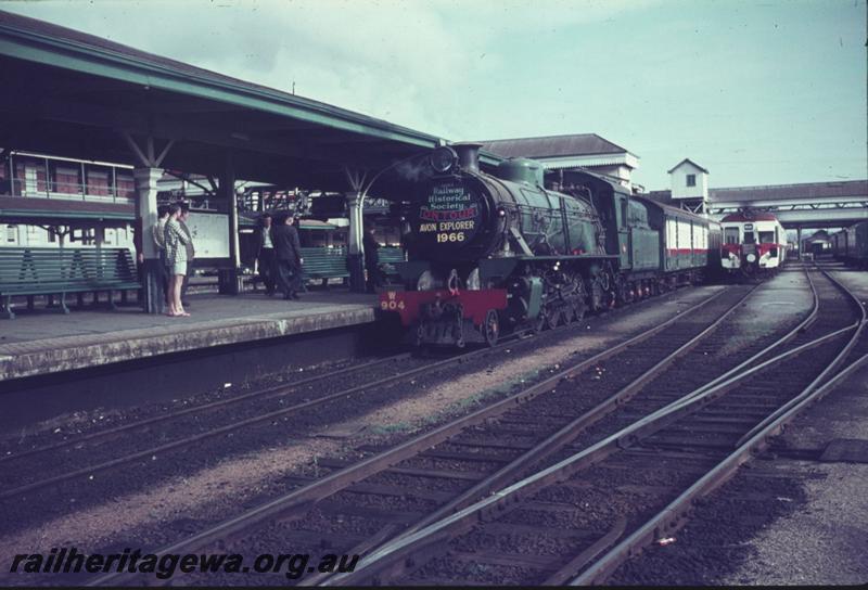 T01210
W class 922, Perth Station, ARHS tour train
