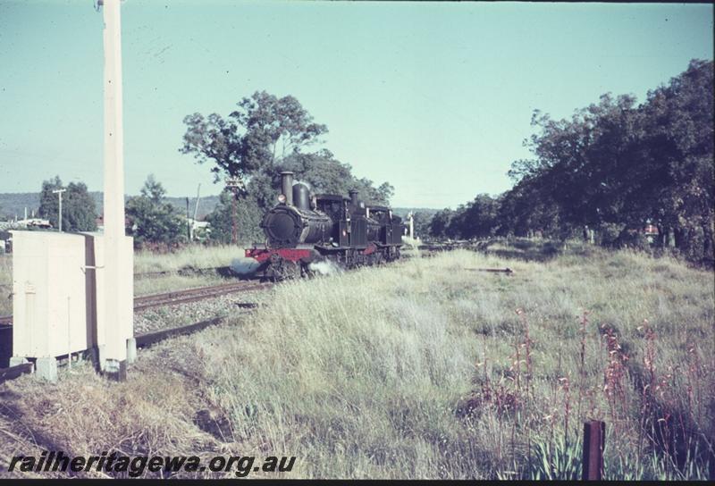 T01214
G class 118 towing G class 67, Gosnells, SWR line
