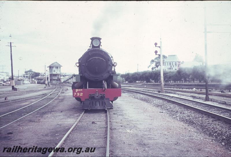 T01226
PMR class 732, front view, signal box, East Perth
