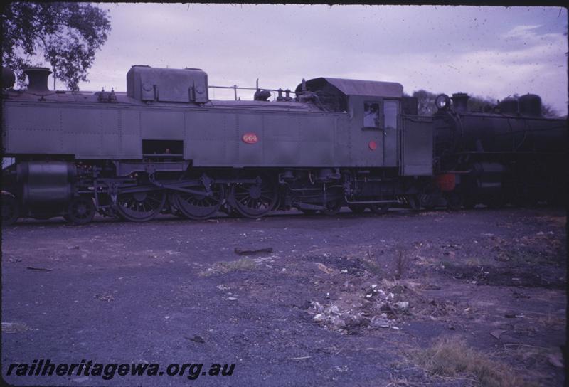 T01227
UT class 664, LHS view
