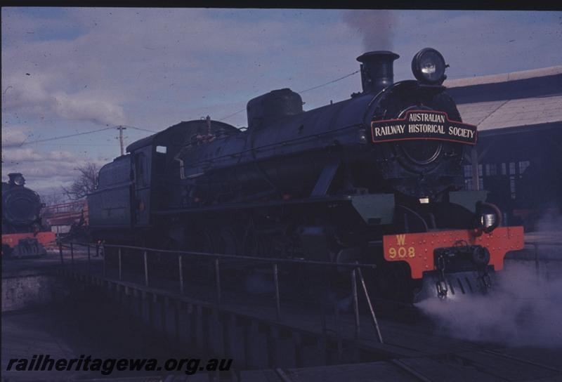 T01237
W class 908, turntable, roundhouse, Bunbury loco depot, ARHS tour
