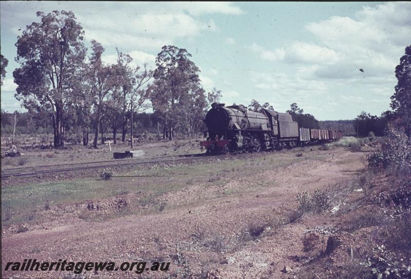 T01246
V class 1214, goods train
