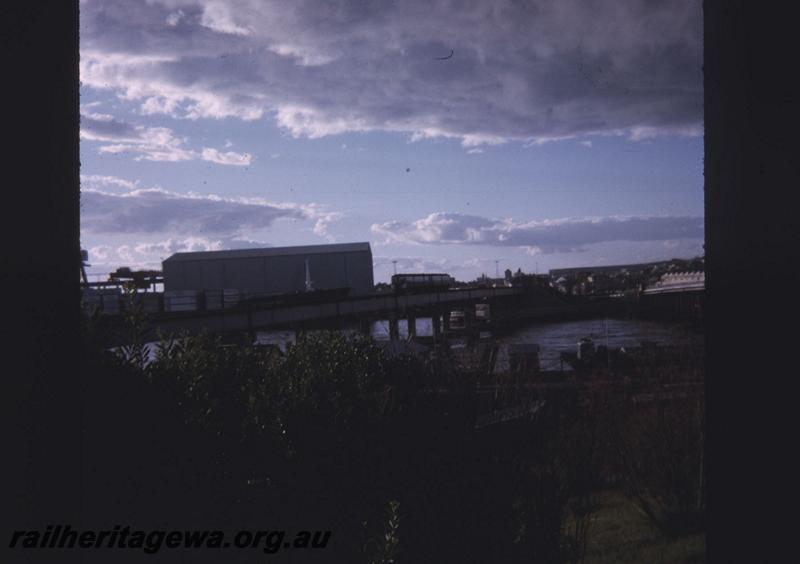 T01270
ADG/ADA railcar set, Fremantle bridge 
