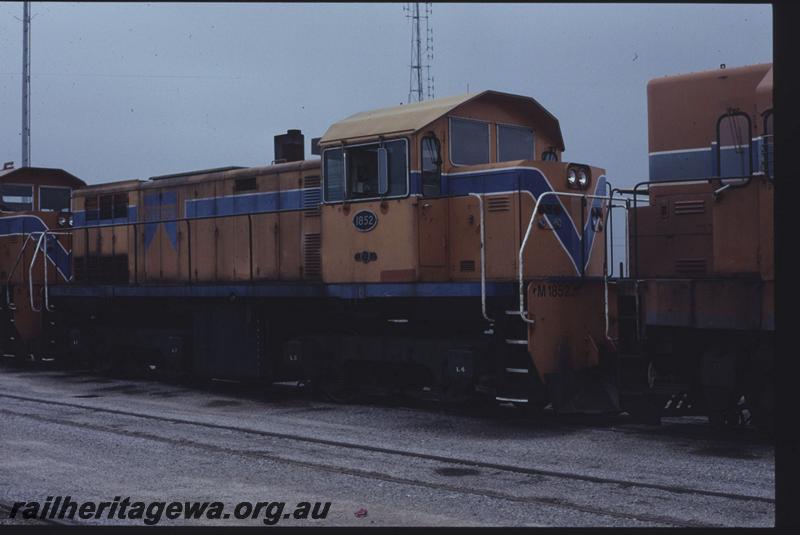 T01278
M class 1852, orange livery
