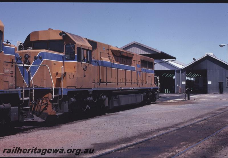 T01281
L class 259, front and side view, Westrail orange livery
