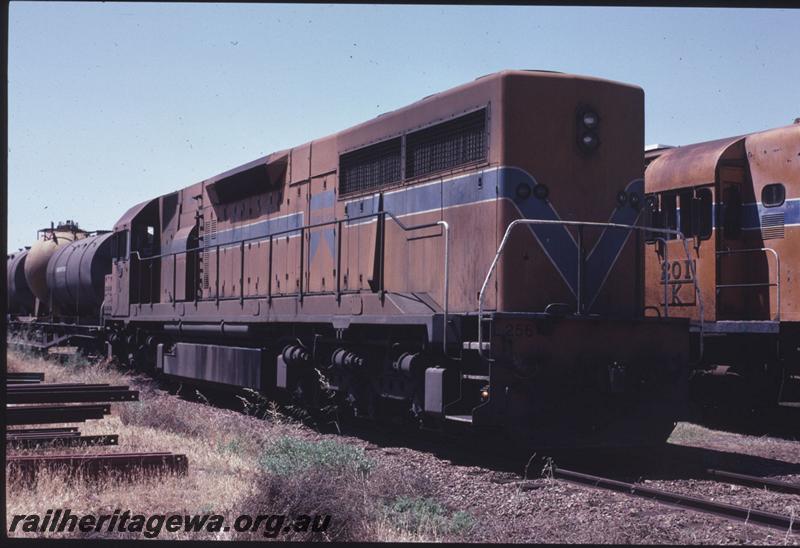 T01288
L class 256, orange livery, side and end view. 
