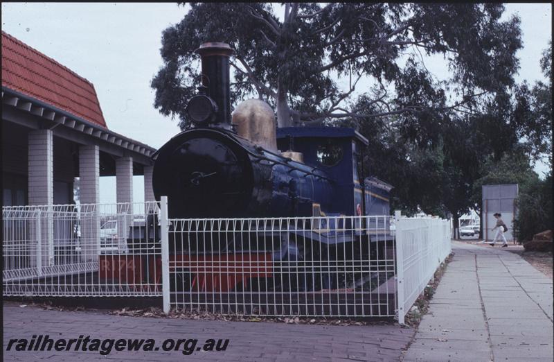 T01322
R class 174, Midland Centrepoint Shopping Centre, on display
