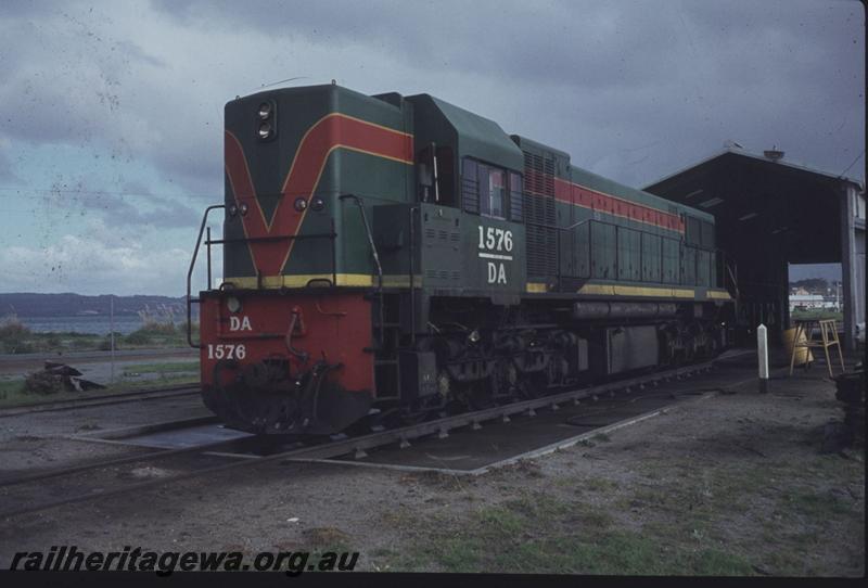 T01328
DA class 1576, Albany, GSR line, green livery, front and side view.
