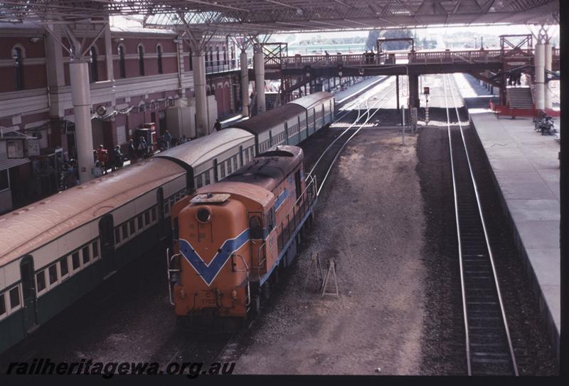 T01332
C class 1702, suburban carriages, Perth Station
