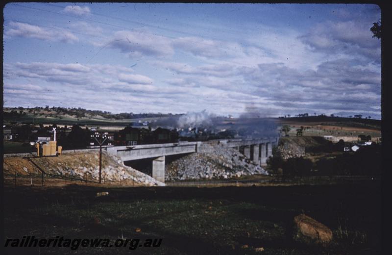 T01362
Concrete bridges, Northam, over Great Eastern Highway and the Avon River, ER line
