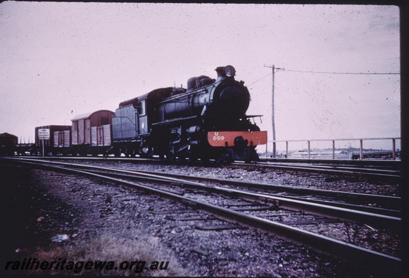 T01372
U class 659, entering Fremantle Yard, heading goods train. Same as T0124
