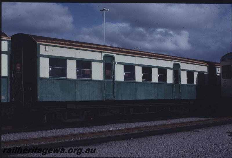 T01396
AYE class suburban carriage, green and cream livery
