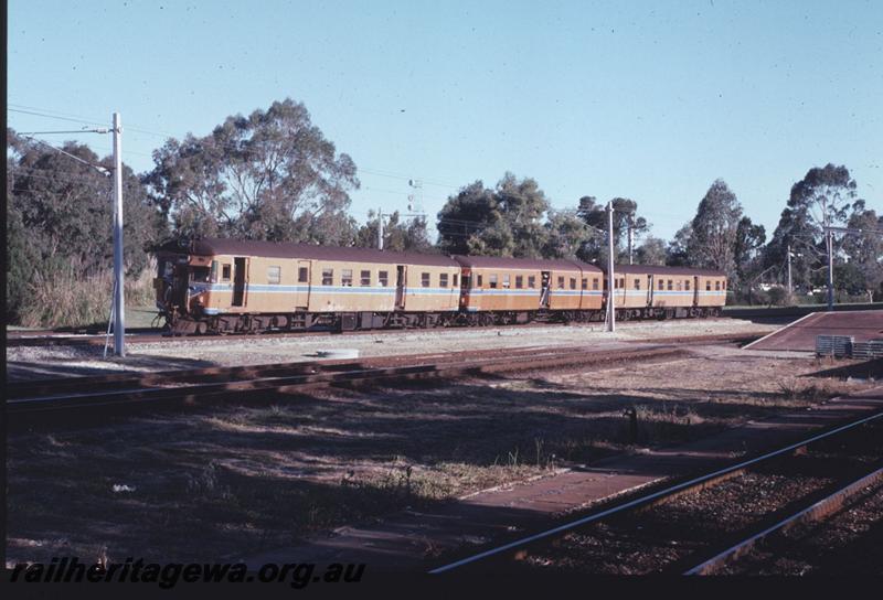 T01400
ADG class 607 on railcar set
