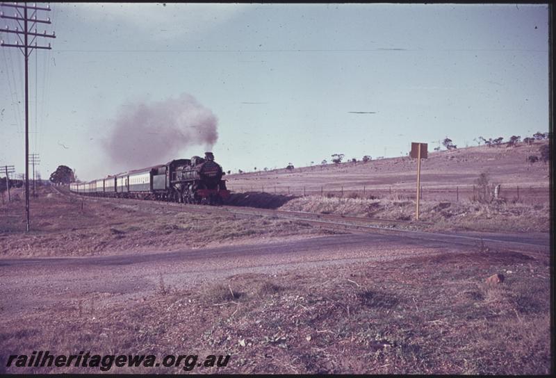 T01422
PMR class 722, just out of Northam, ARHS tour train
