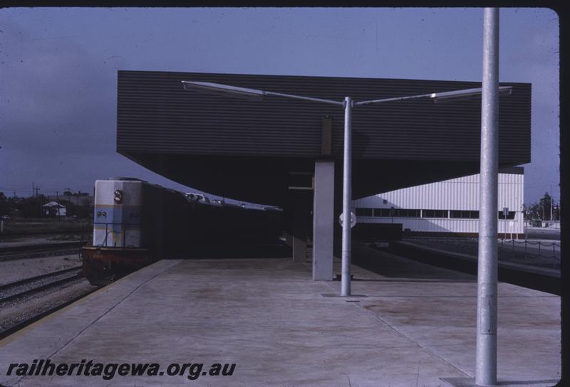 T01426
L class 260, East Perth Terminal, head on view
