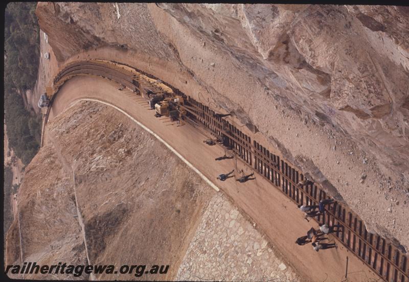 T01449
Track laying, Standard Gauge Project, Avon Valley
