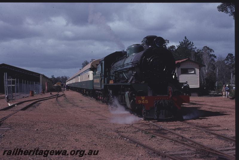 T01506
W class 945, Dwellingup, Hotham Valley Railway tour train
