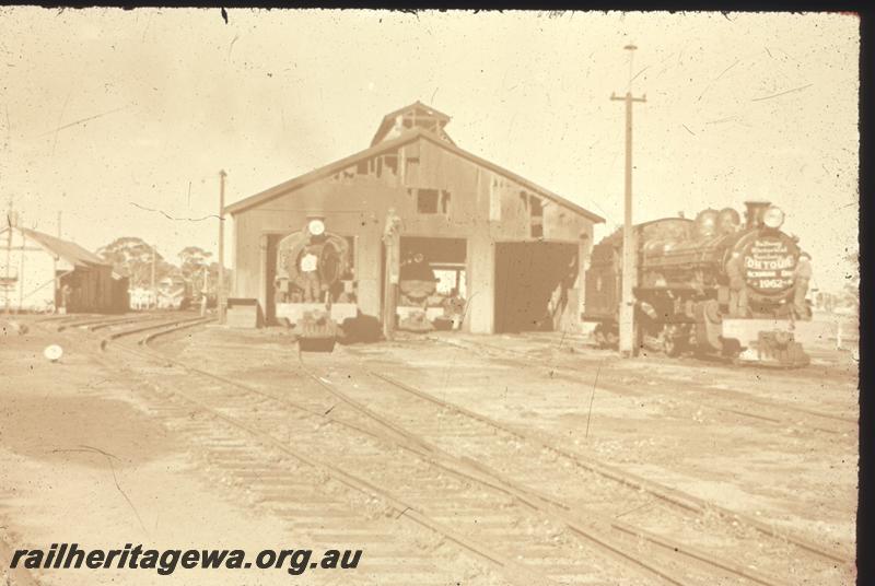 T01508
ARHS Vic div visit, loco shed, Merredin, EGR line.
