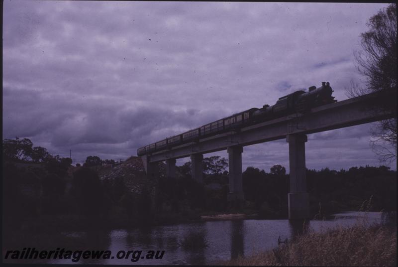 T01512
W class, concrete bridge, Avon River, Northam, Hotham Valley tour train
