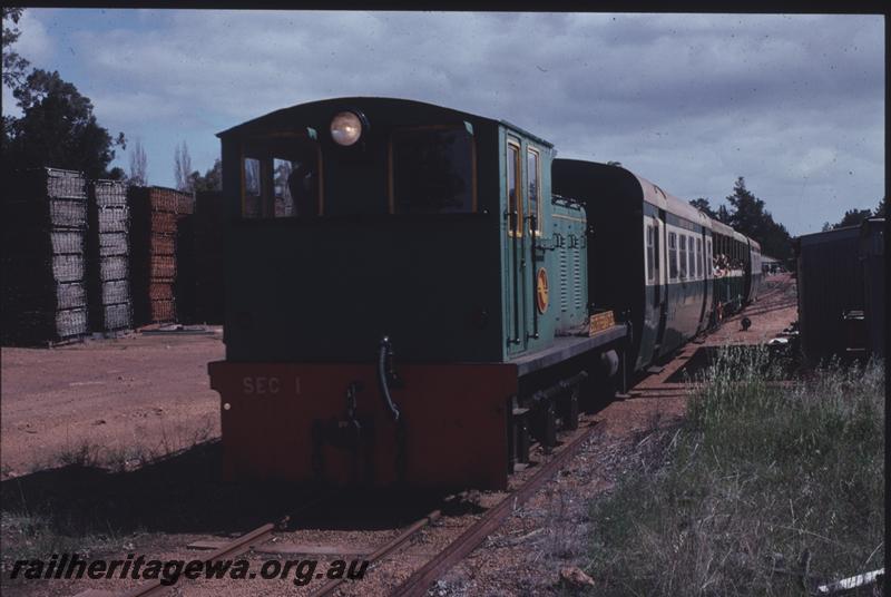 T01520
SEC 0-6-0 diesel loco No.1, Dwellingup. Hotham Valley Railway tour train
