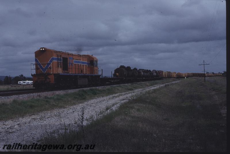 T01526
RA class 1906, orange livery, goods train
