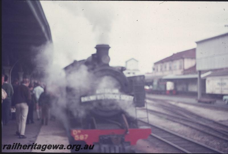 T01607
DM class 587, Perth Station, ARHS tour train
