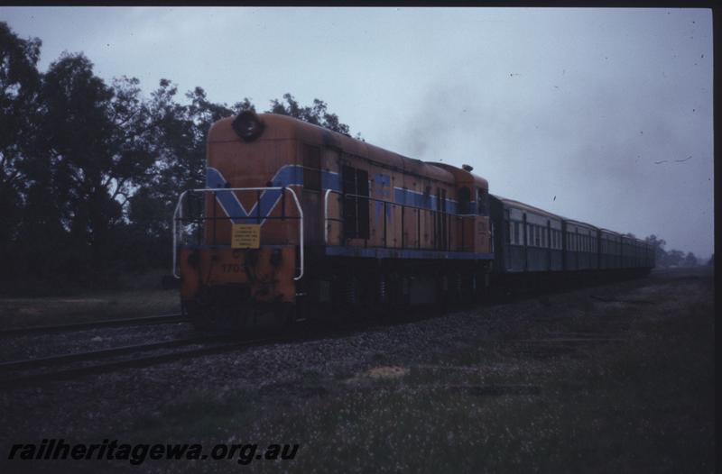 T01642
C class 1703, suburban carriages, tour train
