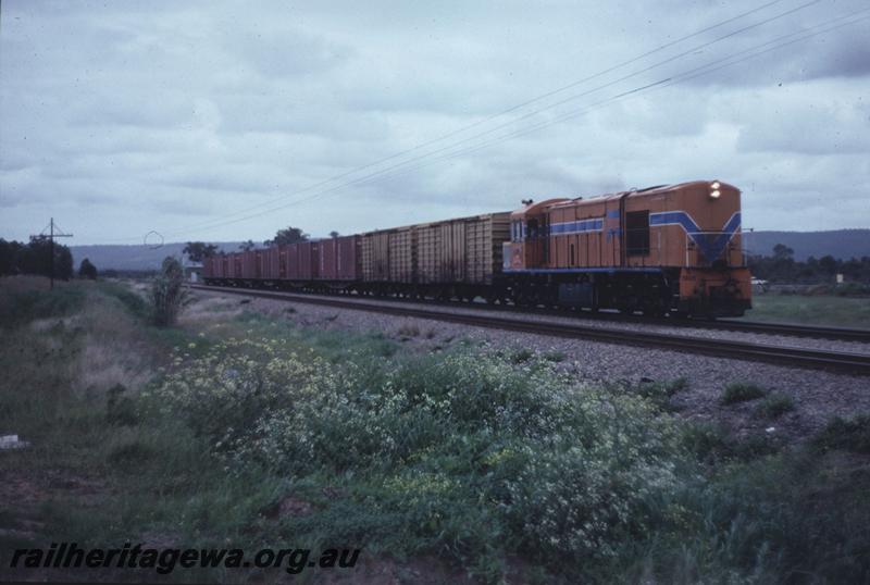 T01676
R class 1902, Middle Swan, Avon Valley line, goods train
