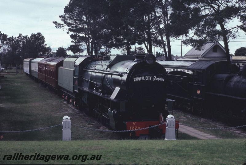 T01679
V class 1220, Rail Transport Museum
