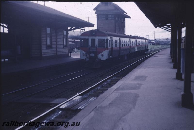 T01684
ADG class railcar set, station, signal box, North Fremantle
