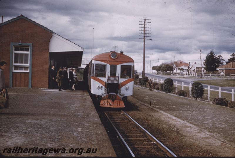 T01685
ADG class railcar set, station, silver front with red chevrons, Meltham.
