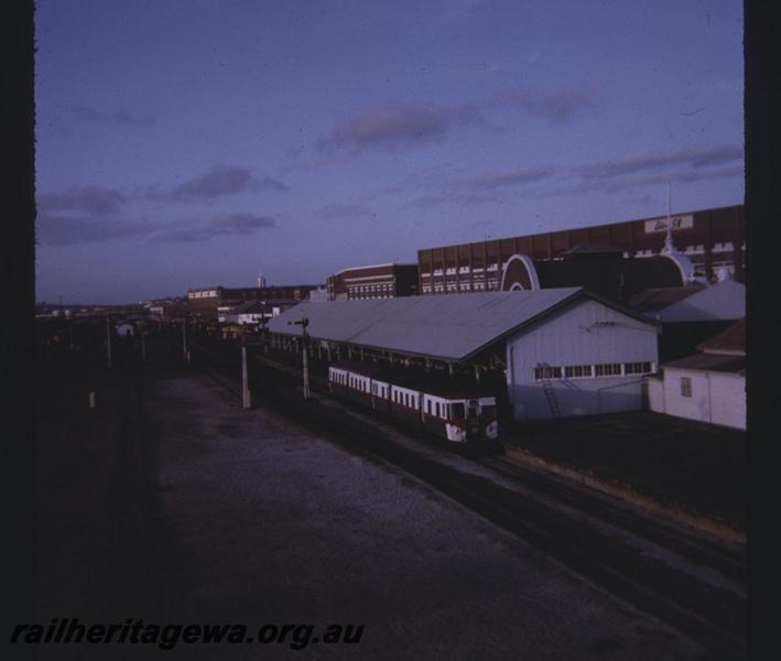 T01710
ADG railcar set, station, Fremantle.
