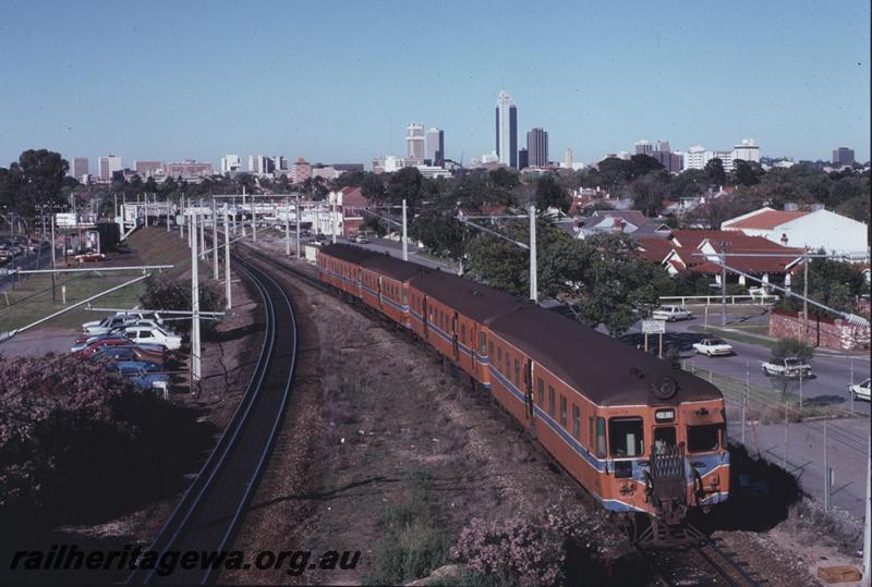 T01715
ADA/ADG railcar set, Mount Lawley, heading east, orange livery
