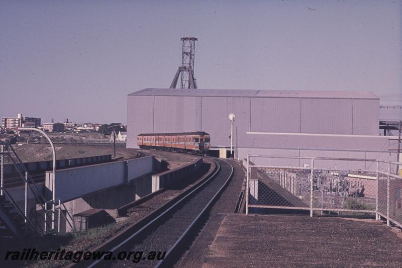 T01746
Railcar set approaching North Fremantle from Fremantle
