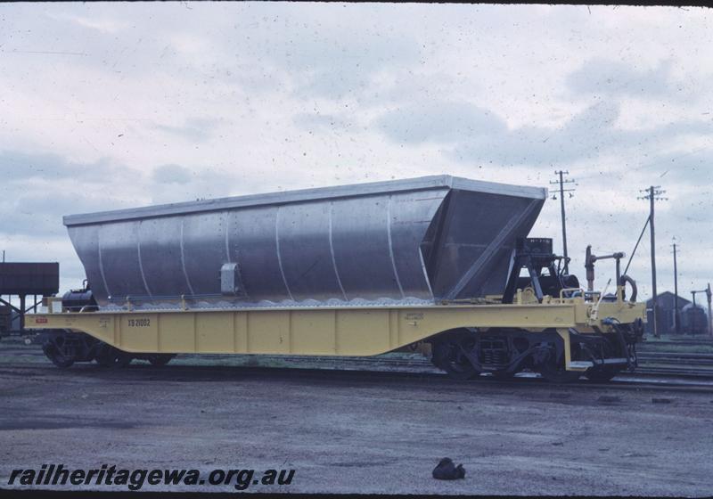 T01763
XB class 21002 bauxite wagon, as new, yet to be lettered with 